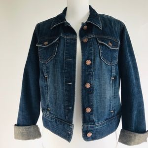 Vintage gap size m blue jean denim trucker jacket